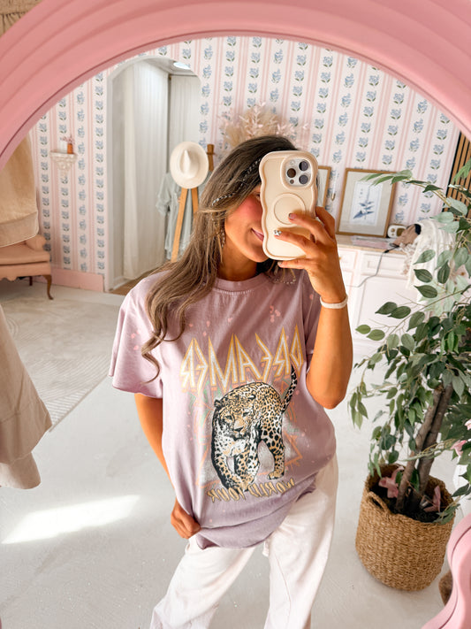 dreamer world tour cheetah graphic tee