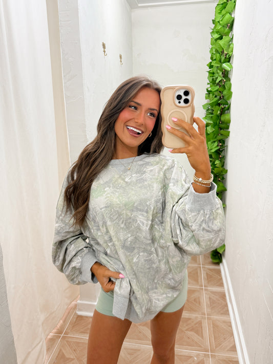 camo crewneck | curvy