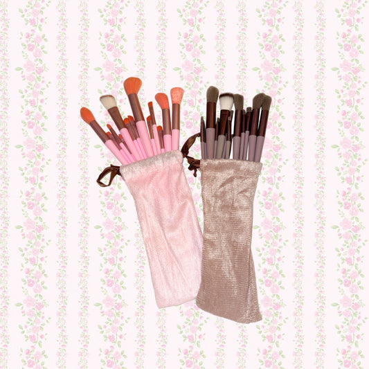 Mini makeup brush set