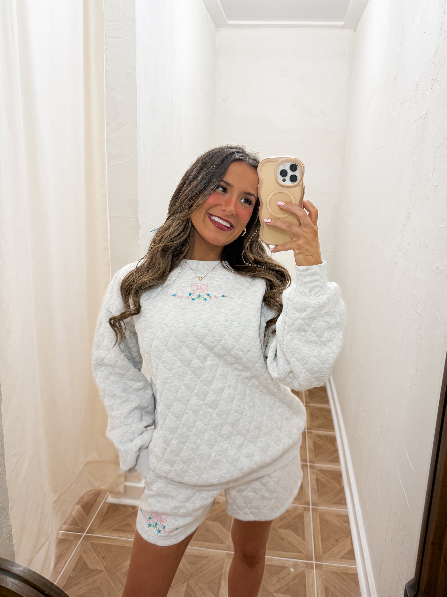 Embroidered quilted bow set